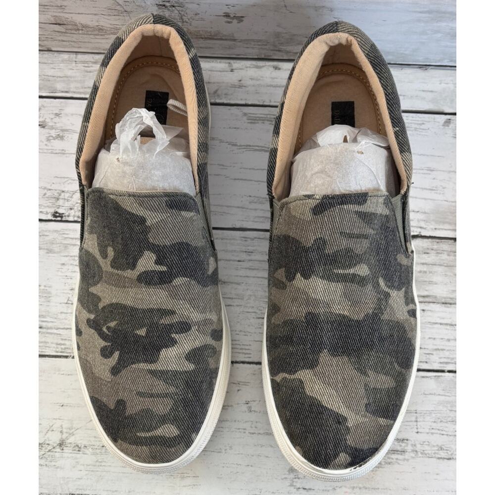 DailyShoes Women’s Journey Camo Slip-On Sneakers (Size 9)